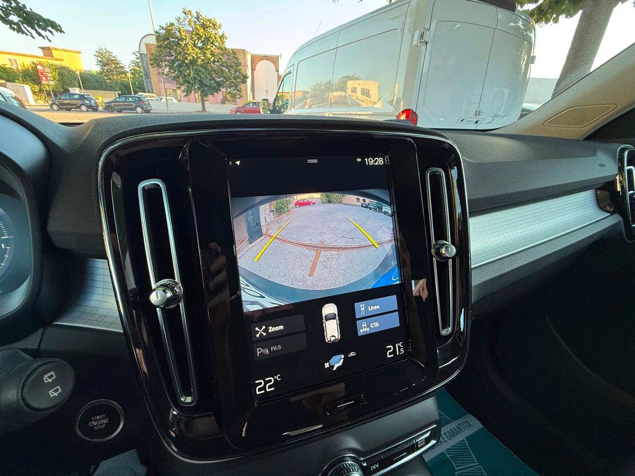 VOLVO XC40 km. 64.000! T5 Plug-in Hybrid