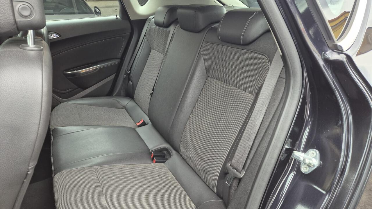 Opel Astra 1.6 T 16V 5 porte Cosmo