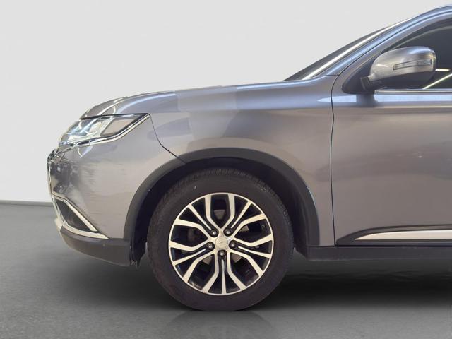 MITSUBISHI Outlander 2.2 DI-D 4WD Instyle Plus SDA 7 posti*IVA ESPOSTA*