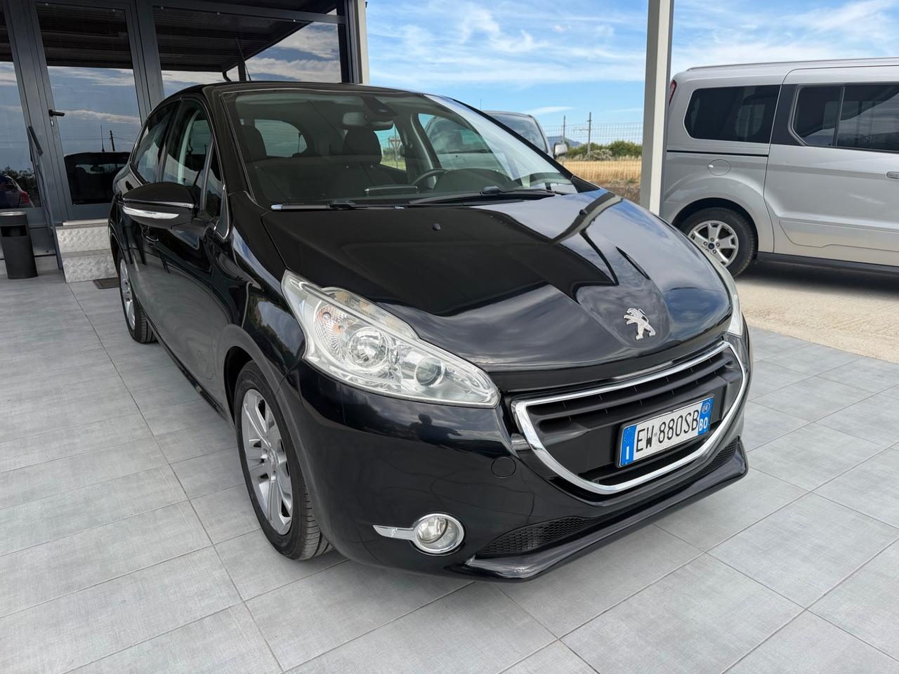 Peugeot 208 1.4 HDi 68 CV 5 porte Allure