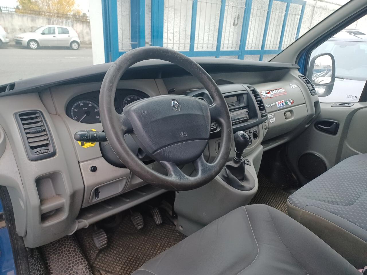 RENAULT TRAFIC 1.9 DCI 3 POSTI ANTERIORI
