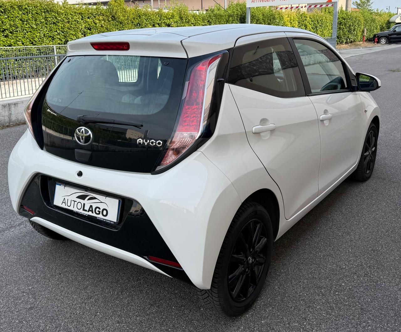 Toyota Aygo 1.0 VVT-i 69 CV 5 porte x-play