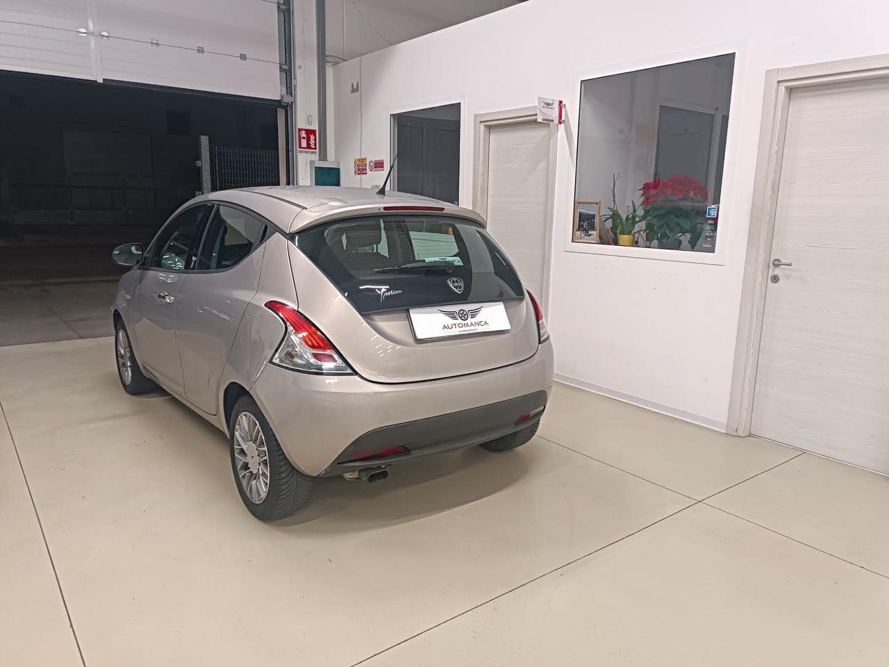 Lancia Ypsilon 1.2 69 CV 5 porte Gold