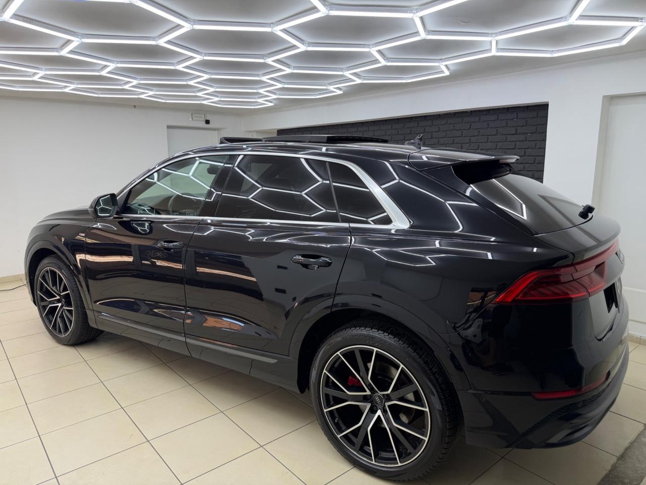 Audi Q8 50 TDI 286 CV 3x S-LINE ITA UFF STRA FULL