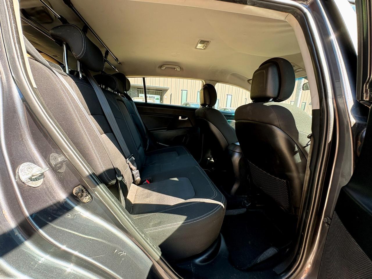 KIA SPORTAGE 1.6i(benz.)-169000km-U.Propr-2011