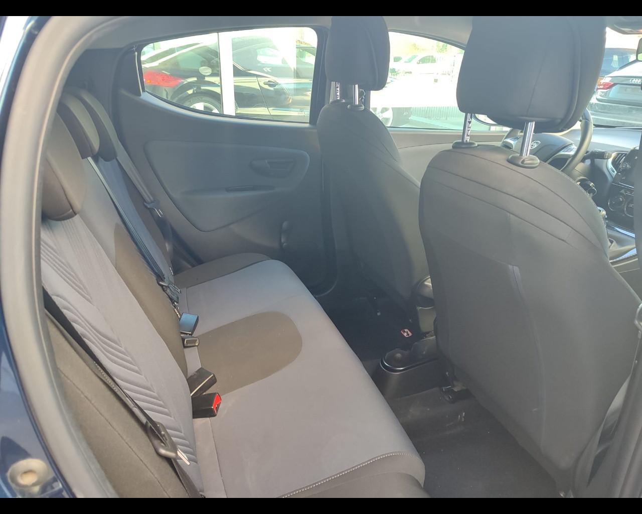 LANCIA Ypsilon 3ª serie - Ypsilon 1.0 FireFly 5 porte S&S Hybrid Ecochic Gold