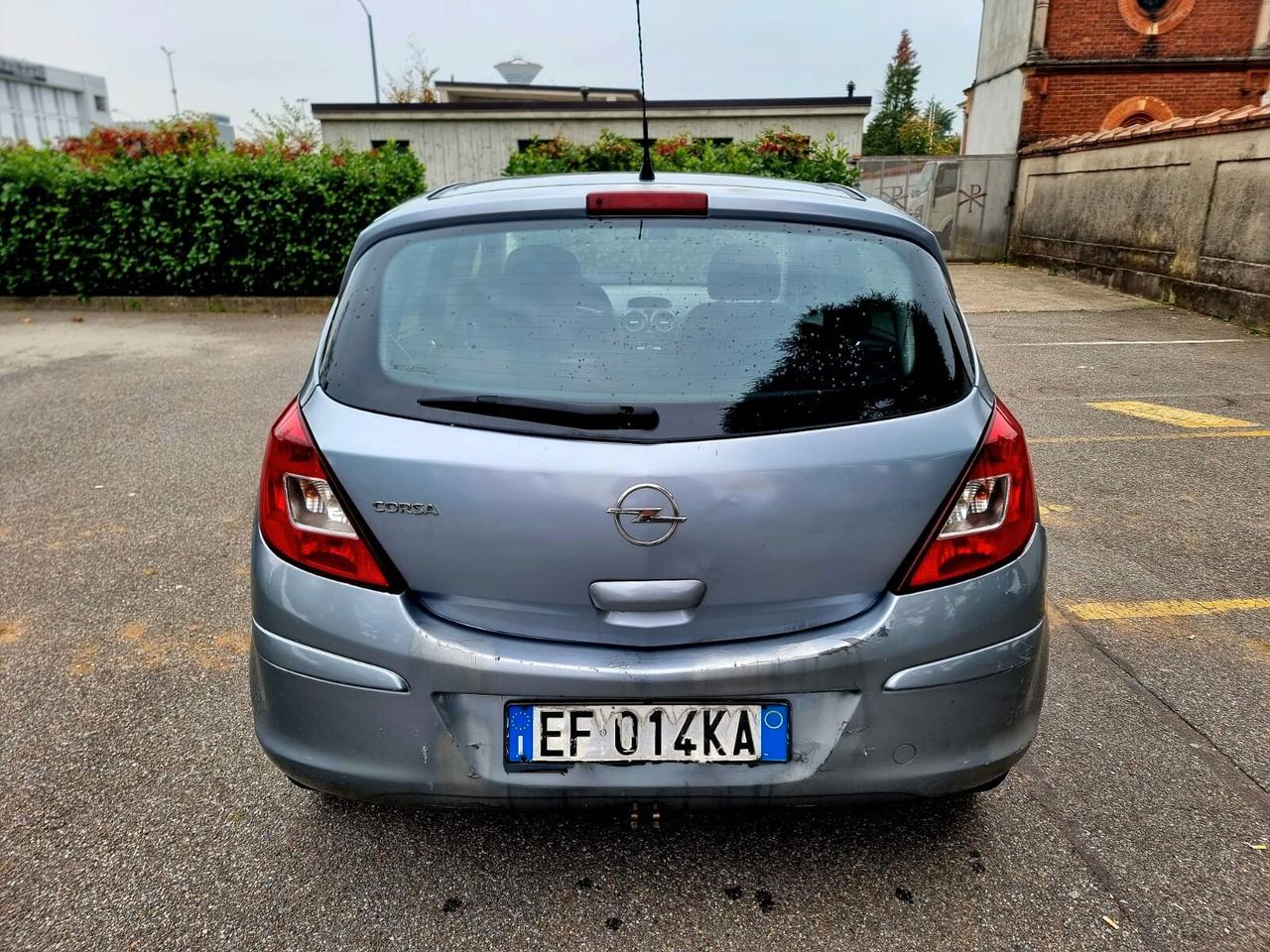 Opel Corsa 1.2 5 porte Club ADATTA A NEOPATENTATI