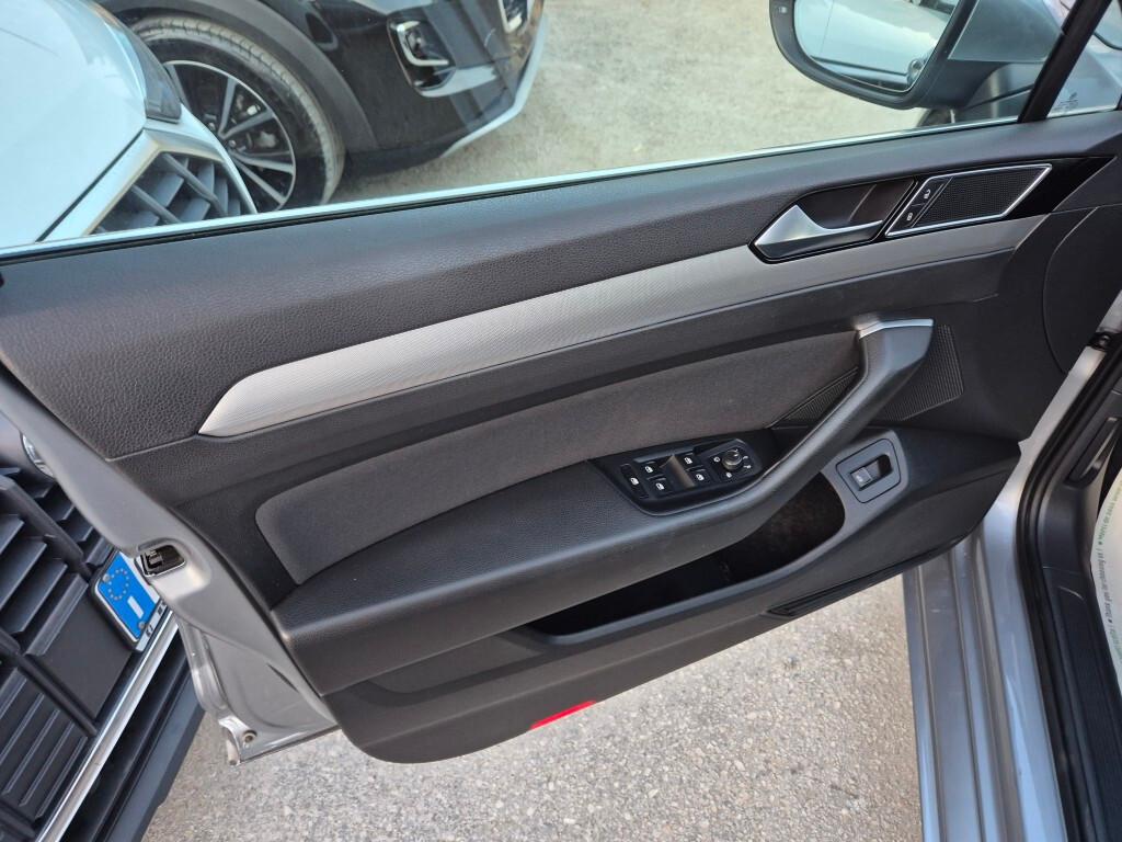 Volkswagen Passat Variant 2.0 TDI DSG 150cv BlueMotion