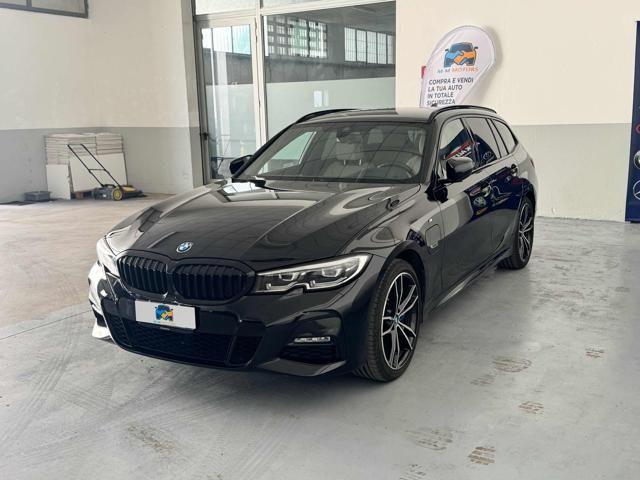 BMW 330 e Touring Msport Plug-in 292cv