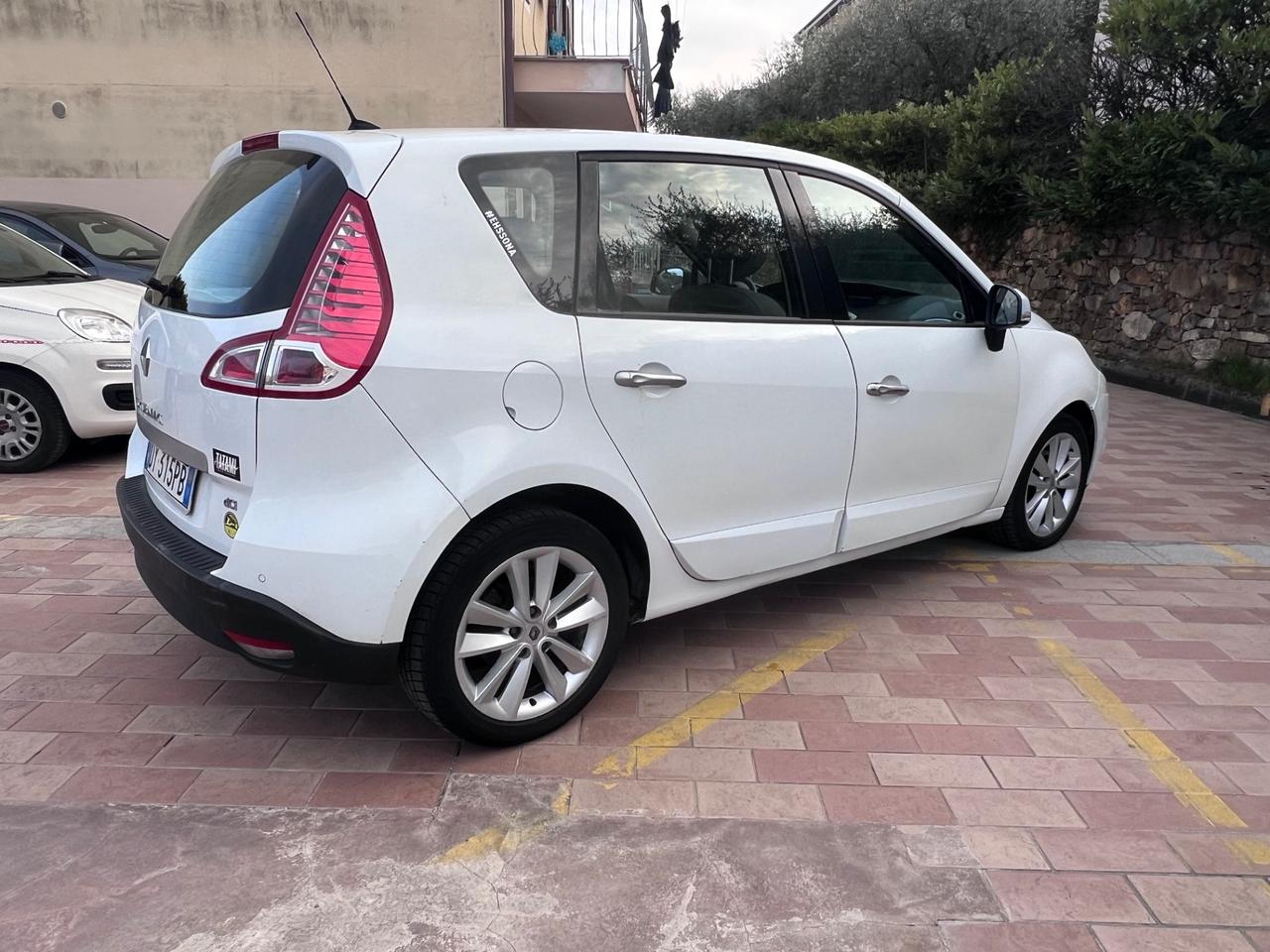 Renault Scenic Scénic X-Mod 1.9 dCi 130CV Luxe