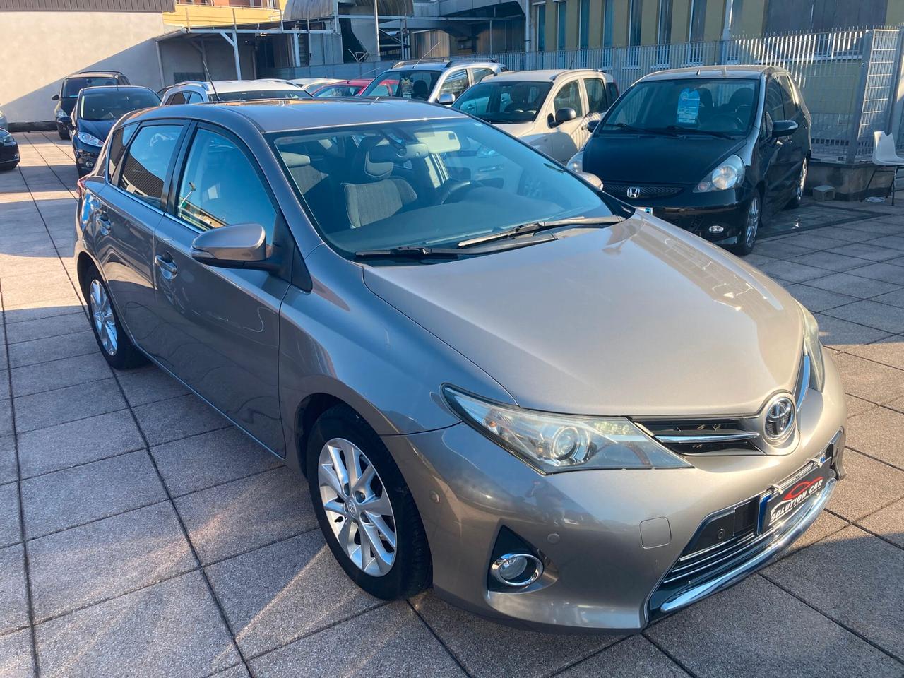 Toyota Auris 1.4 D-4D Lounge