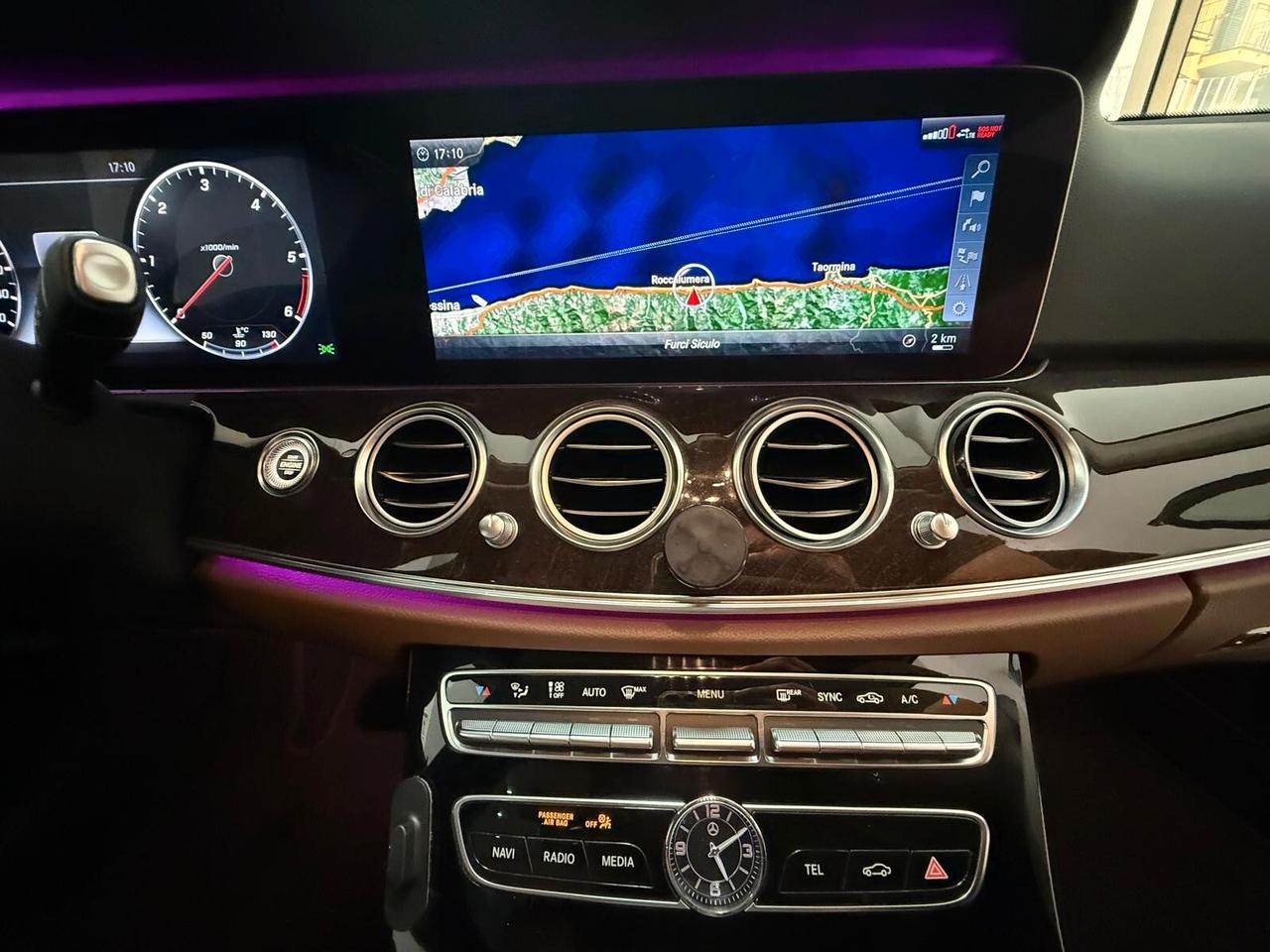 MERCEDES- BENZ KLASSE E 220 D 195 CV 4MATIC AMG PREMIUM OFFERTA