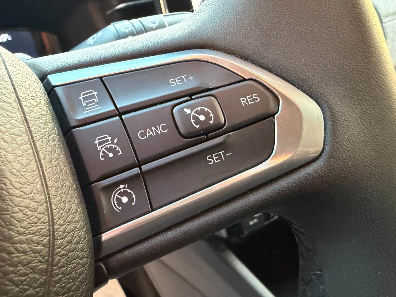 Jeep Compass 2WD 1.6 M.JET 130 cv. BUSINESS (UNav)