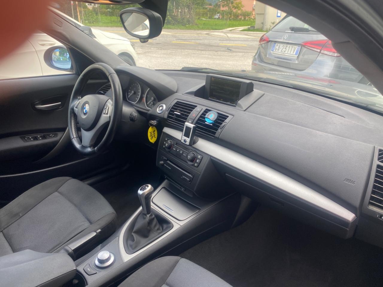 Bmw 118 cat 5 porte Attiva per neo patentati