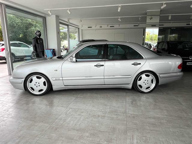 MERCEDES-BENZ E 55 E55 AMG 5.5 v8 Tetto navi Pdc iscritta asi