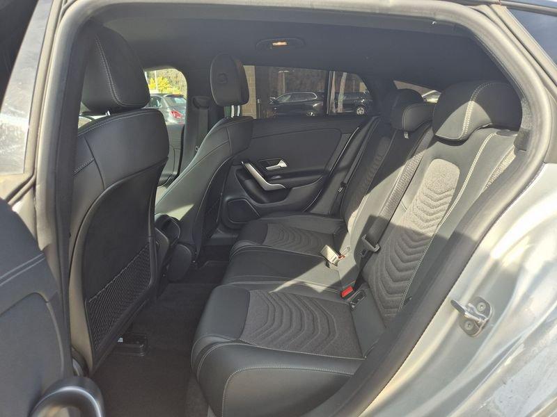 Mercedes-Benz CLA CLA Shooting Brake 200 d Night edition auto