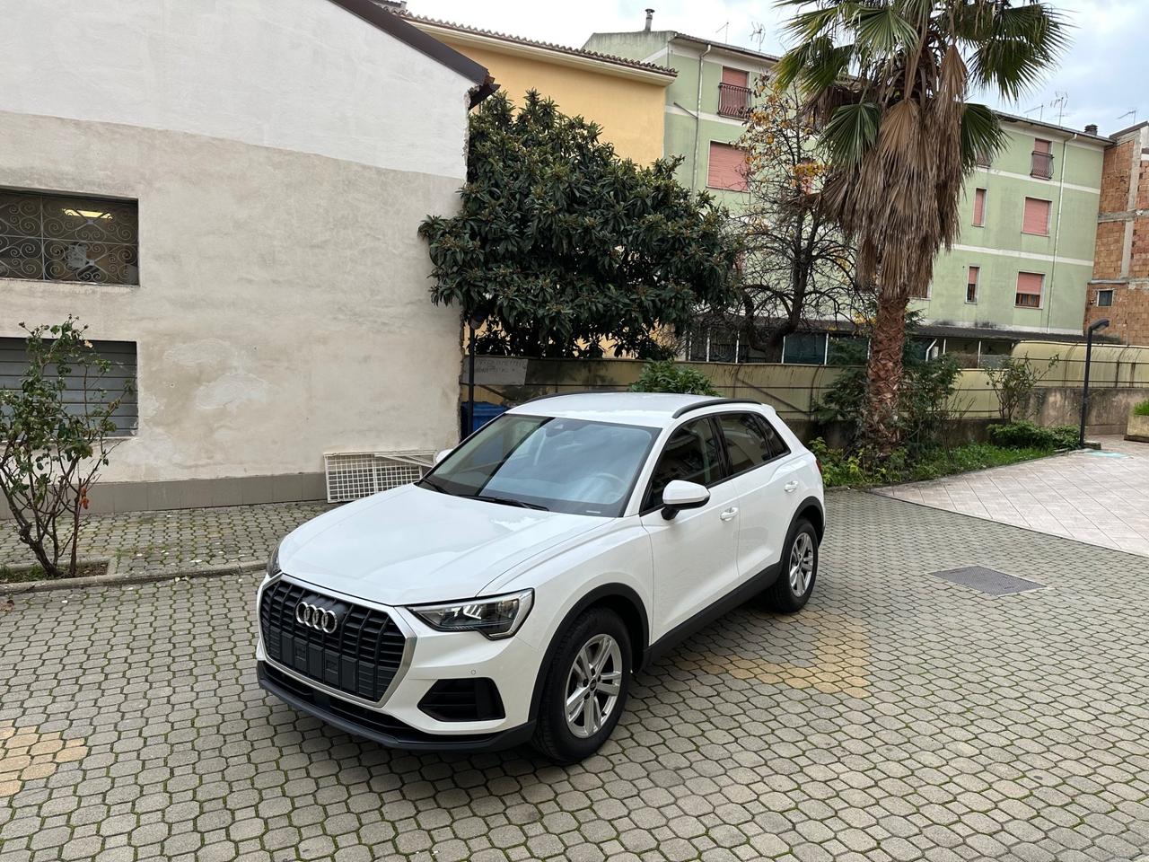 Audi Q3 35 TDI Business