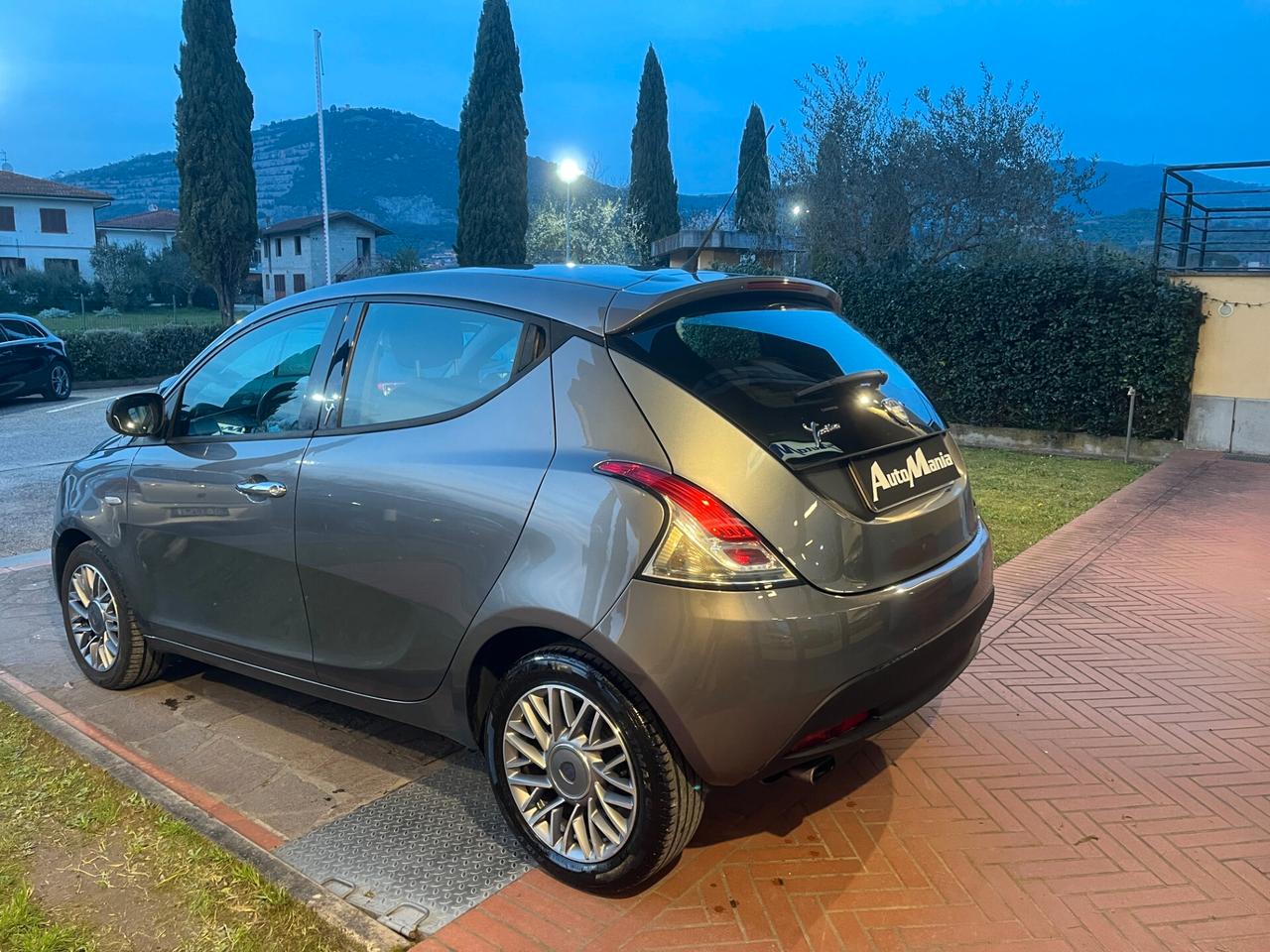 Lancia Ypsilon 1.3 MJT 16V 95 CV 5 porte S&S Gold