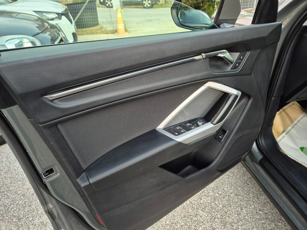 Audi Q3 SPORTBACK 2.0 TDI S-tronic BUSINESS PLUS