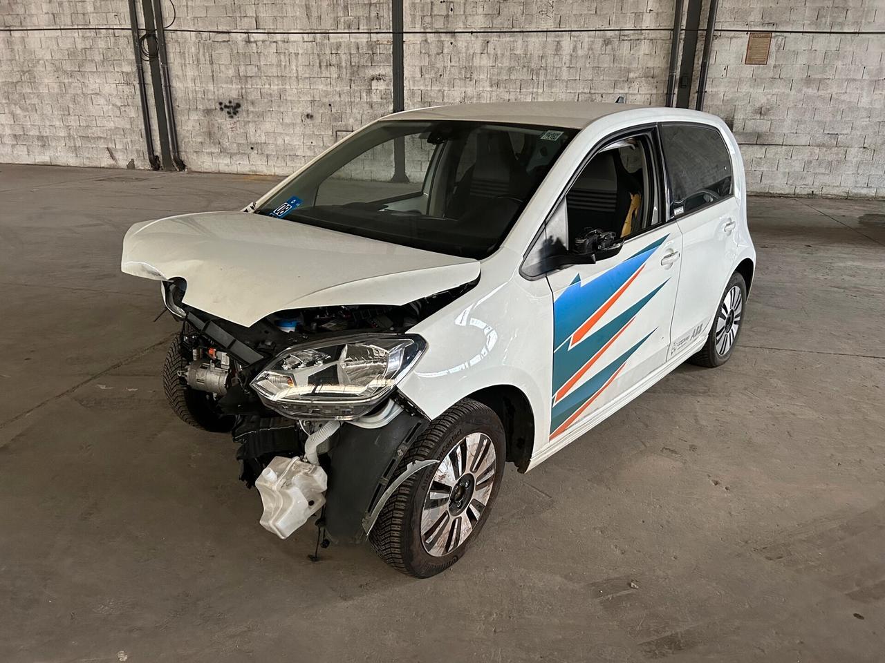 Volkswagen up! e-up! 82 CV 2021 INCIDENTATA