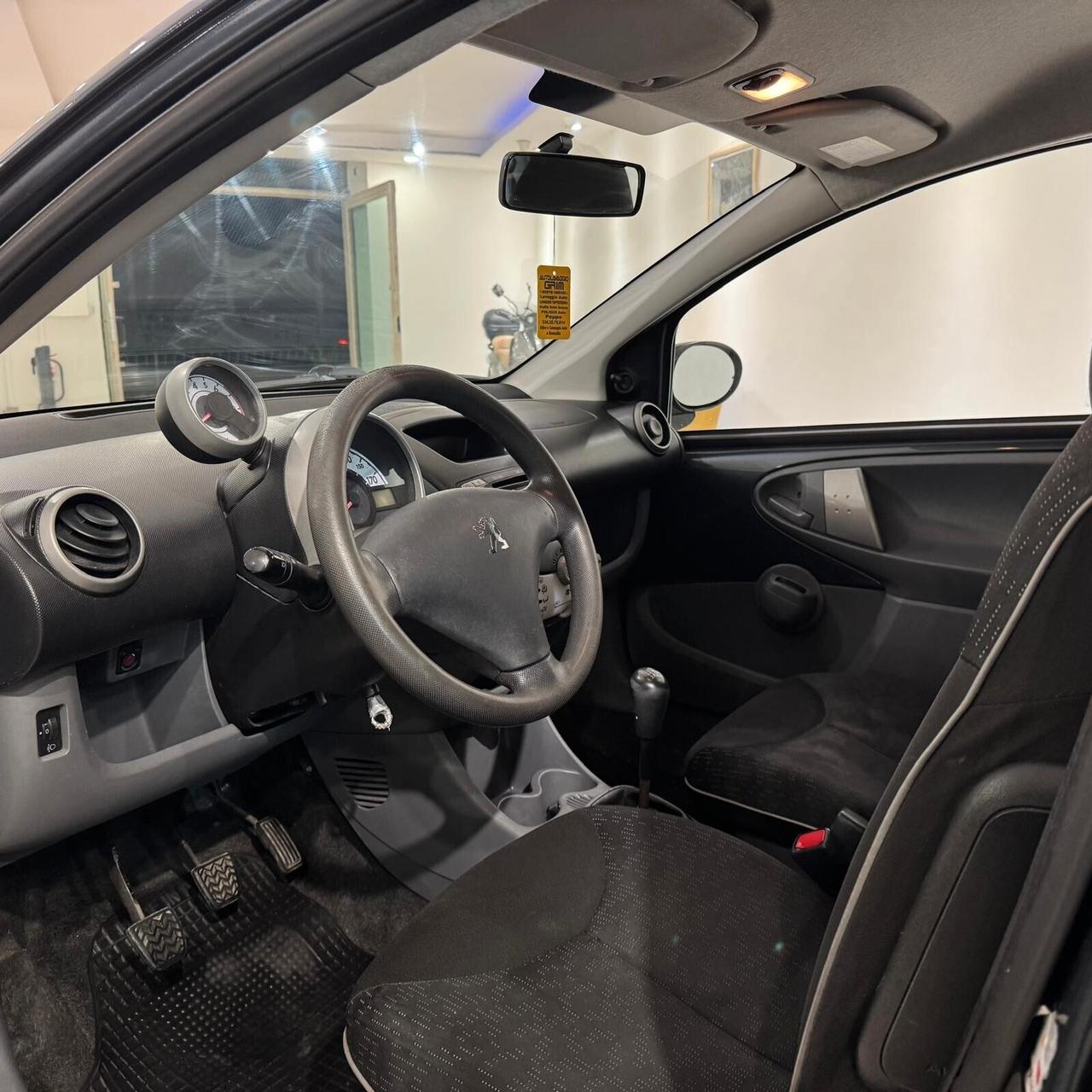 Peugeot 107 1.0 68CV 5p. Allure SOLO 137000KM