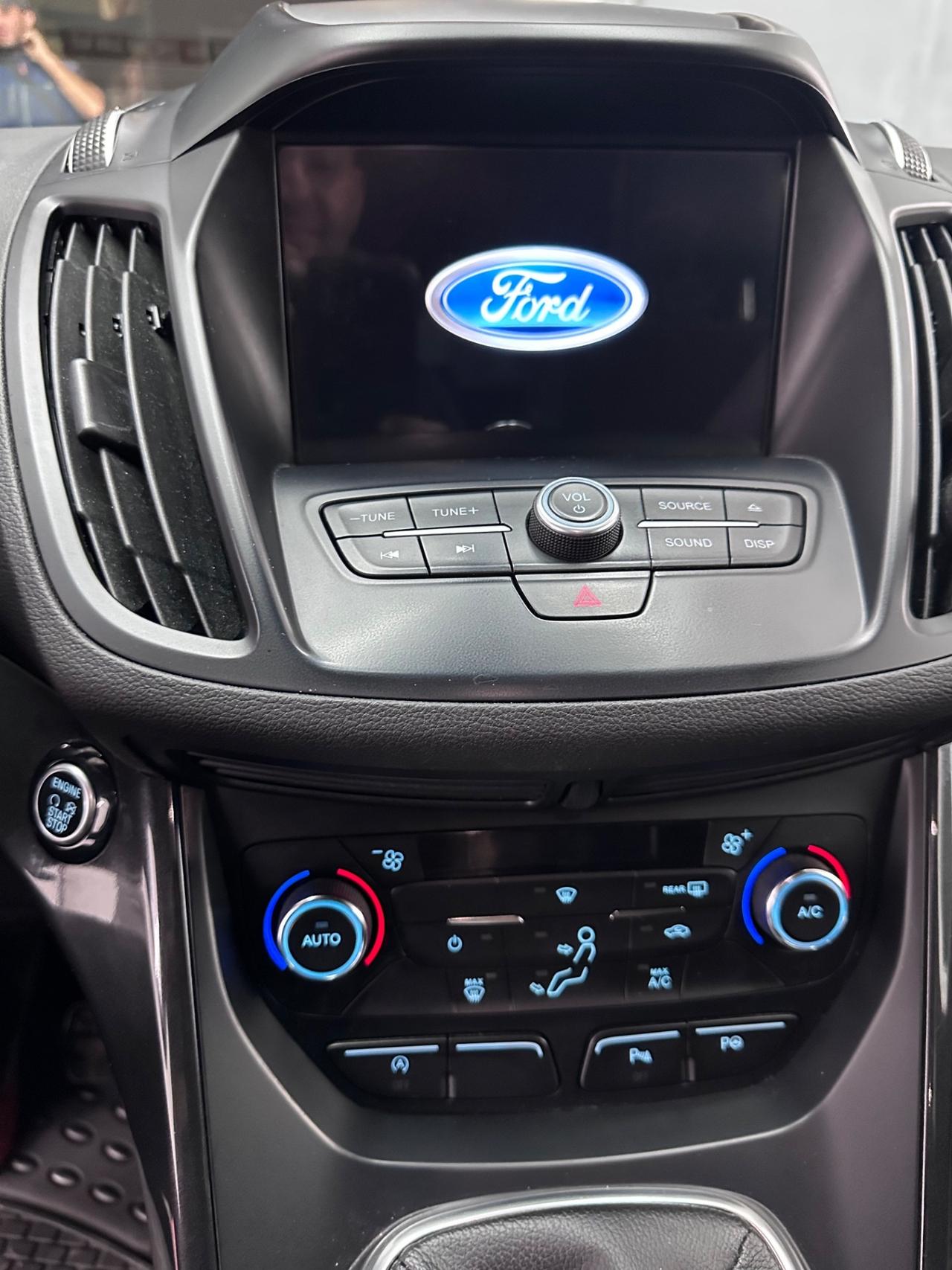 Ford Kuga 1.5 TDCI 120 CV S&S 2WD ST-Line