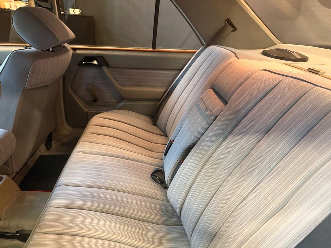 Mercedes-benz E 200 (124) Manuale / ASI Tetto Apribile