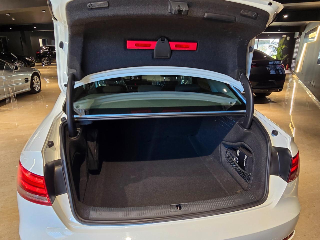 Audi A4 2.0 TDI 122 CV Business Sport