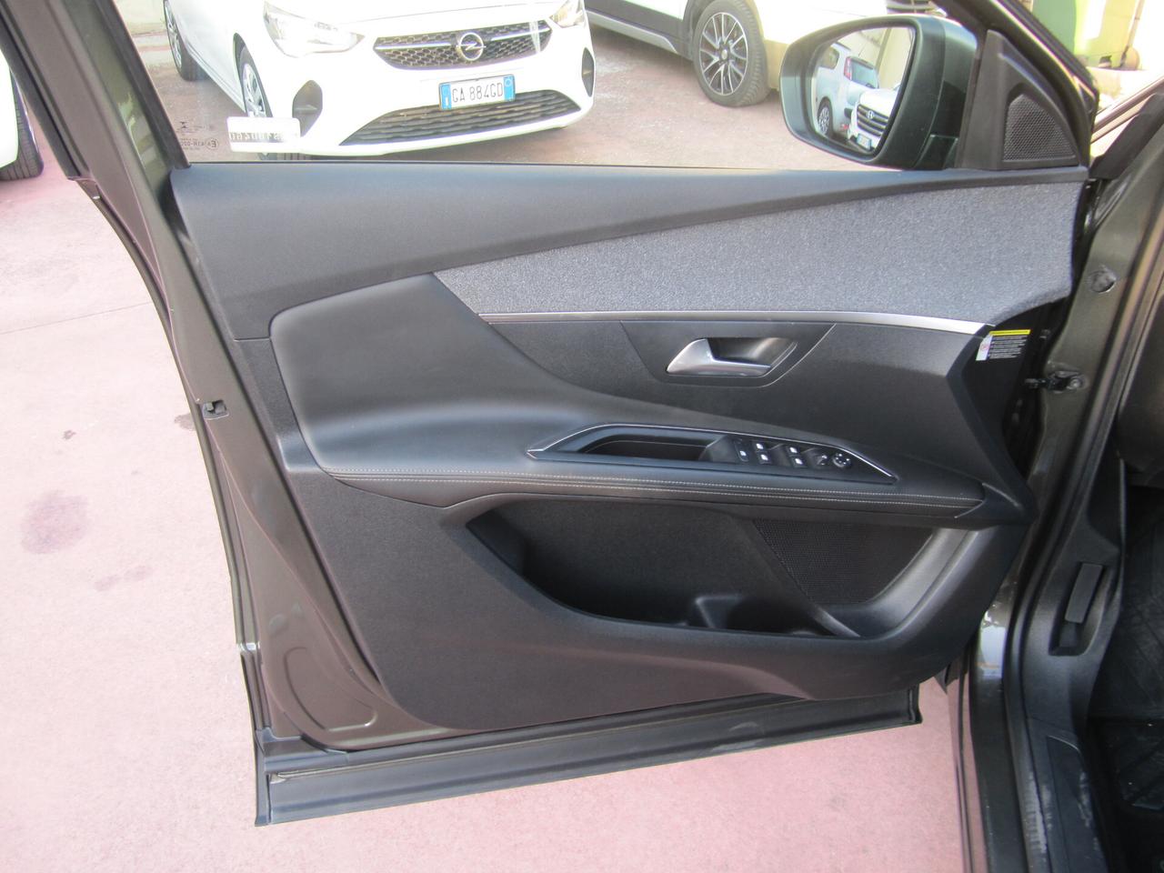 Peugeot 3008 BlueHDi 130 S&S EAT8 Allure - automatico