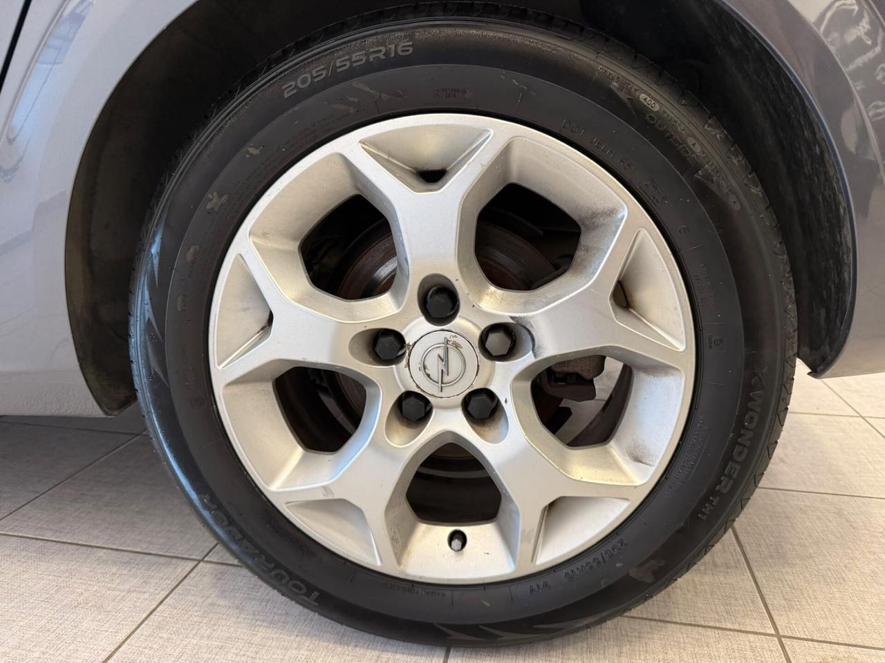 Opel Astra 1.9 CDTI 120CV 5 porte Cosmo
