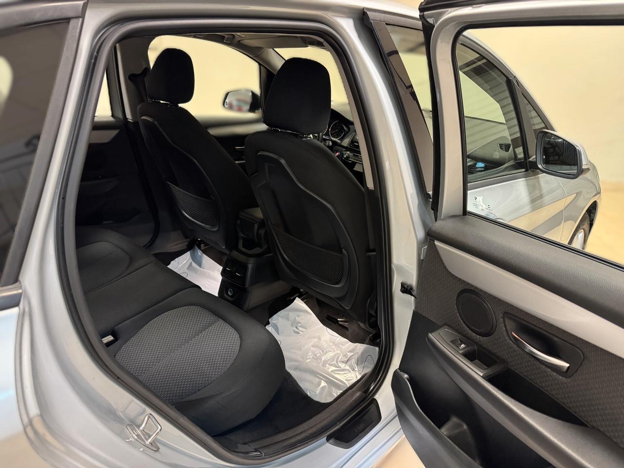 Bmw 2er Active Tourer 218d Advantage