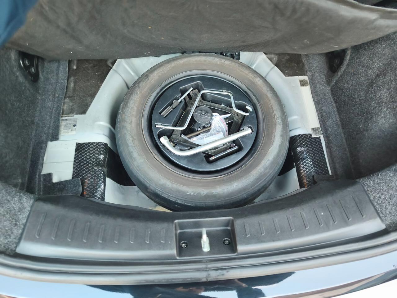 Lancia Ypsilon 1.0 FireFly 5 porte S&S Hybrid Alberta Ferretti