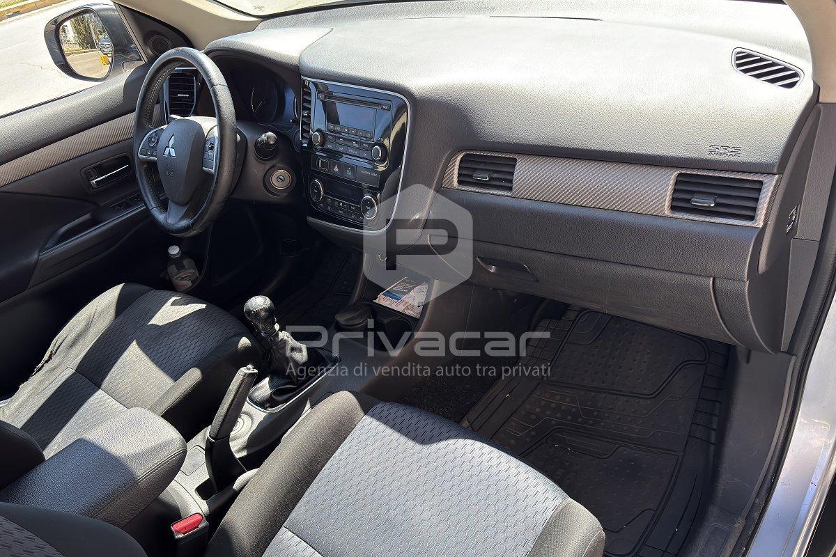 MITSUBISHI Outlander 2.2 DI-D 4WD Intense
