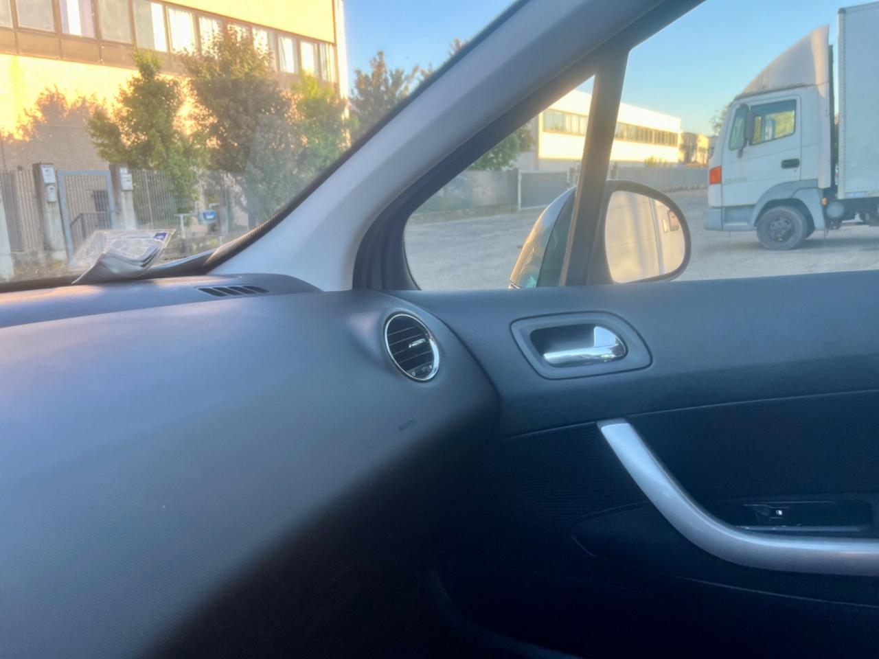 Peugeot 308 1.6hdi 2012 152.000km perfetta per neopatentati