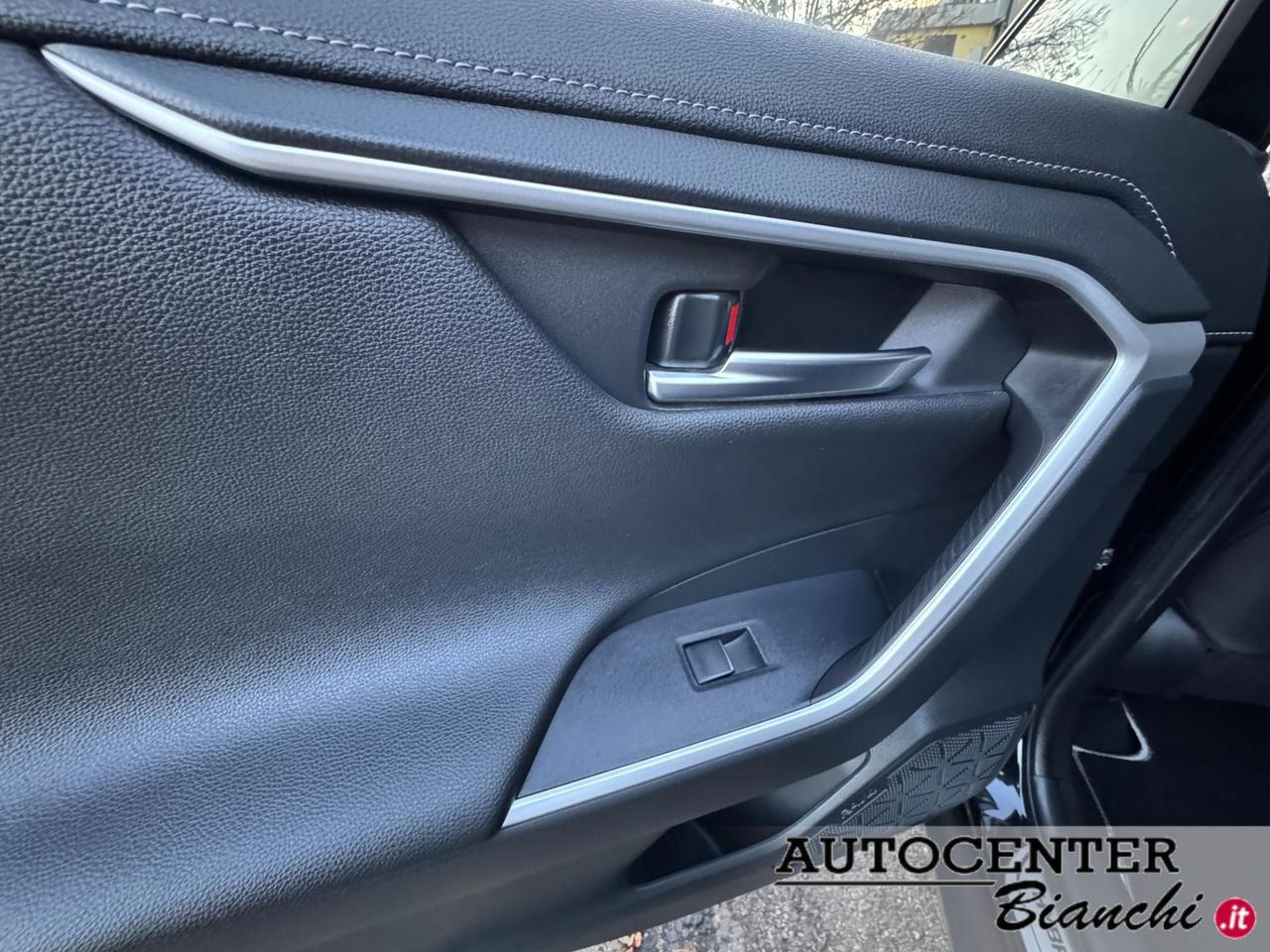 Toyota RAV4 2.5 vvt-ie h Lounge 2wd 218cv e-cvt