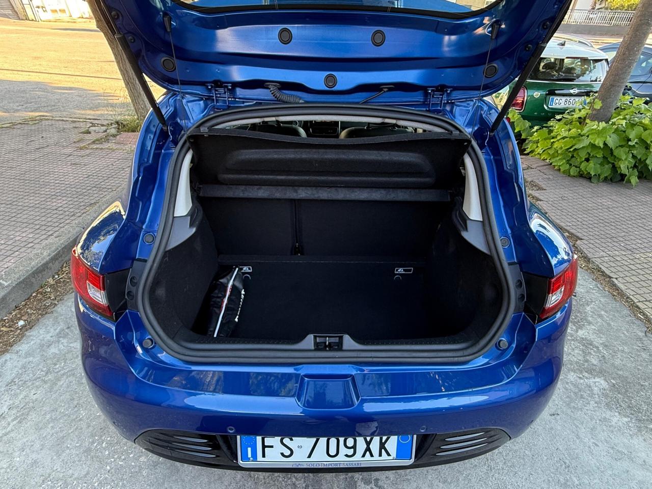Renault Clio 0.9 TCE KM. 71000!