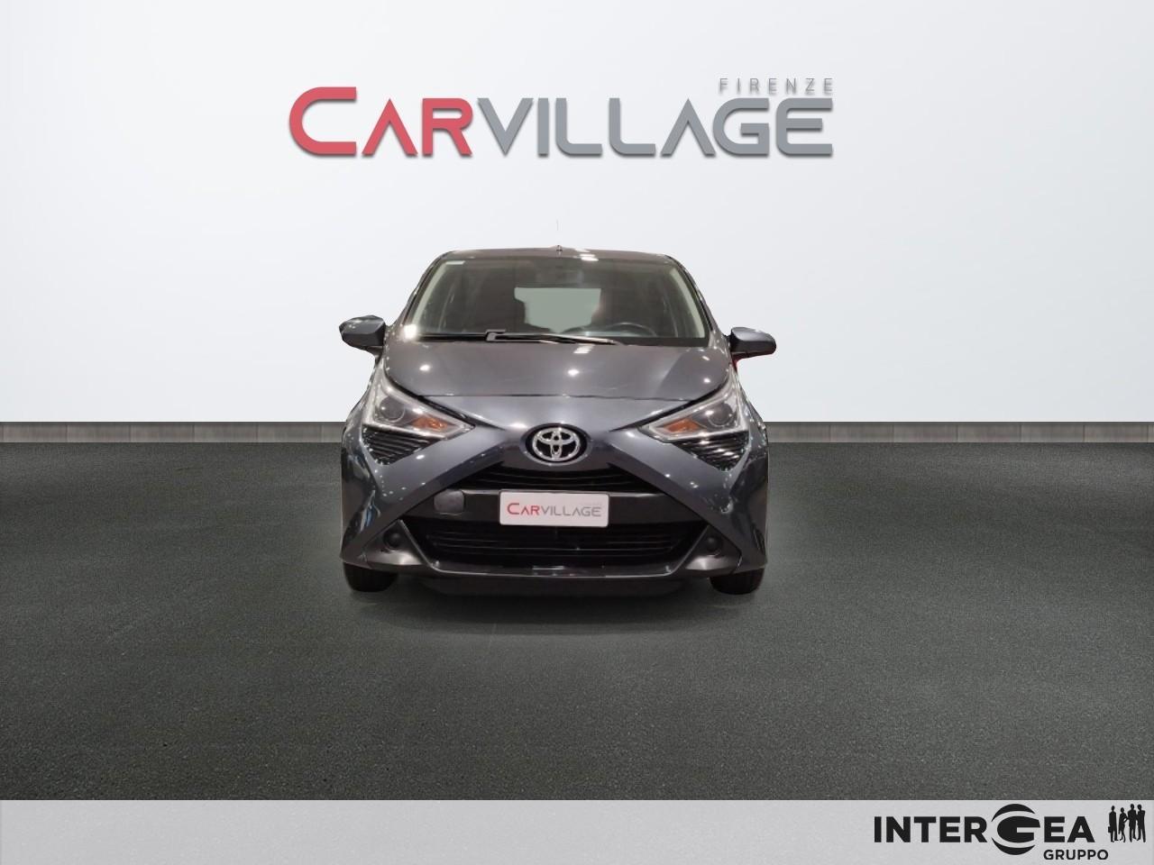 TOYOTA Aygo 5p 1.0 x-business 72cv