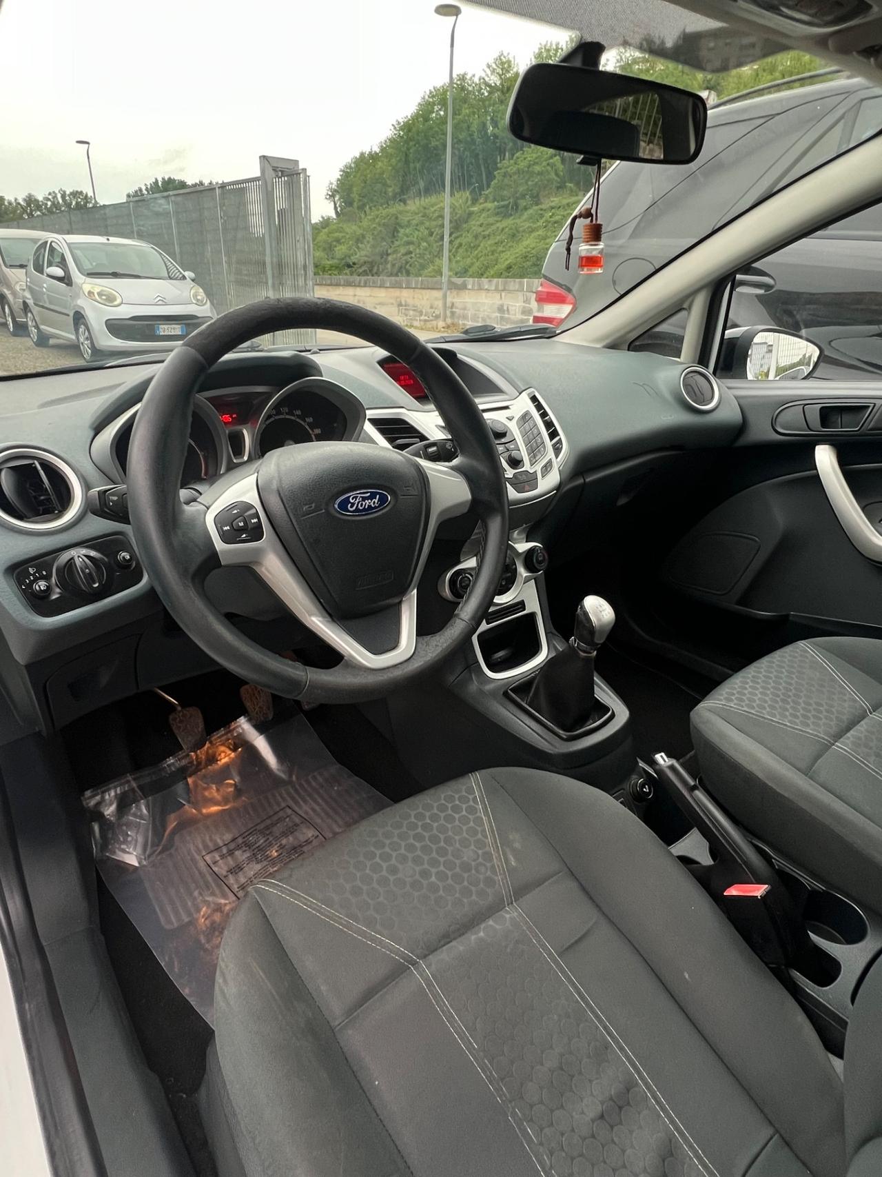 Ford Fiesta 1.4 TDCi 70CV 3 porte Titanium
