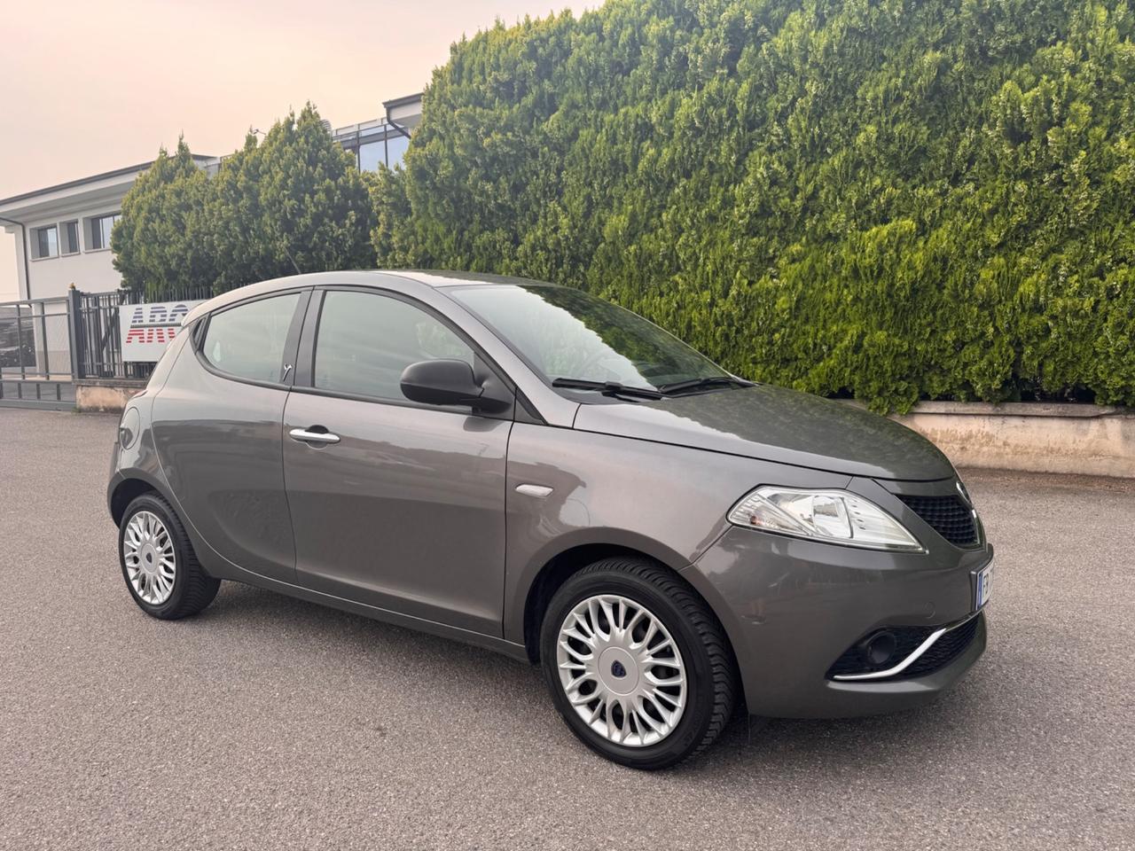 Lancia Ypsilon 1.2 benzina, euro 6b, anno 2016, ok neopatentati!