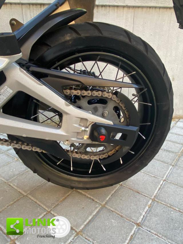 DUCATI Multistrada V4 S travel & radar