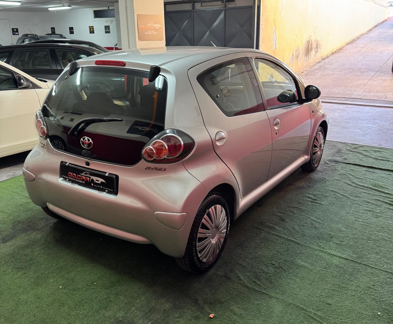 Toyota Aygo 1.0 12V VVT-i 5 porte Sol