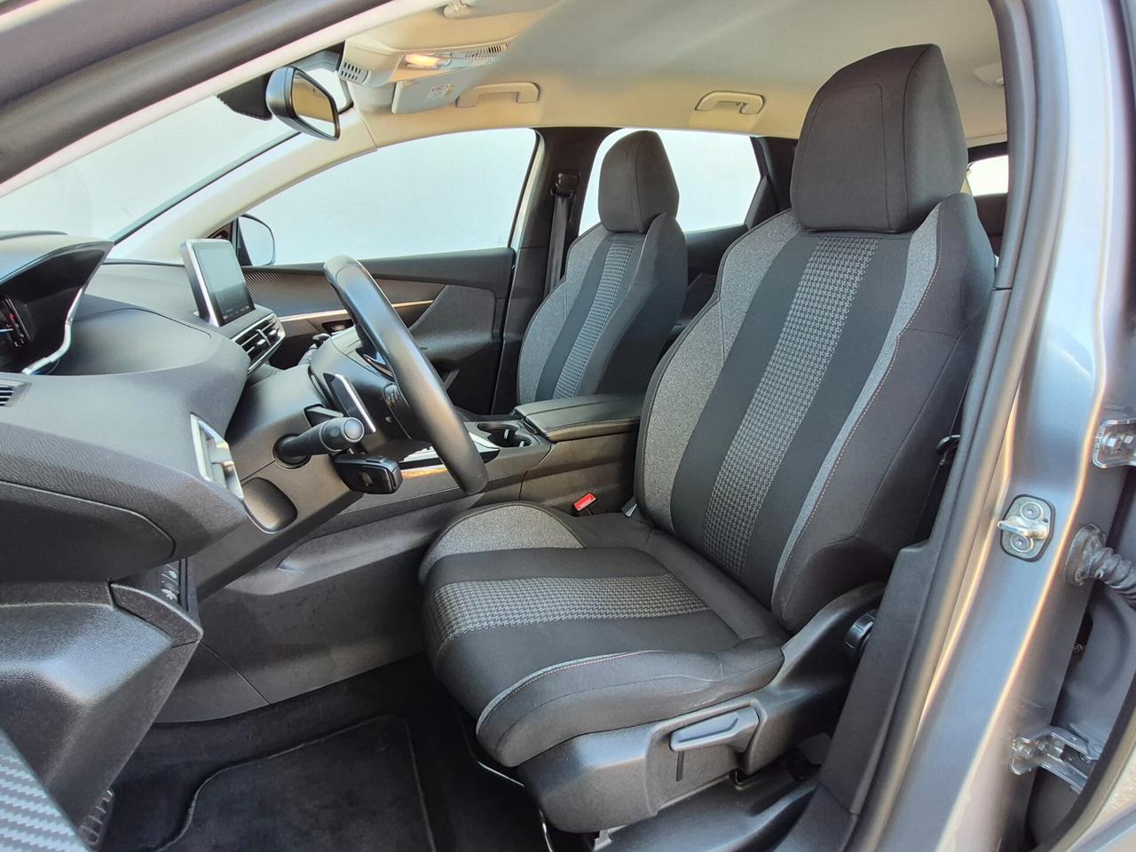 Peugeot 3008 BlueHDi 130 CV EAT8 Active Pack