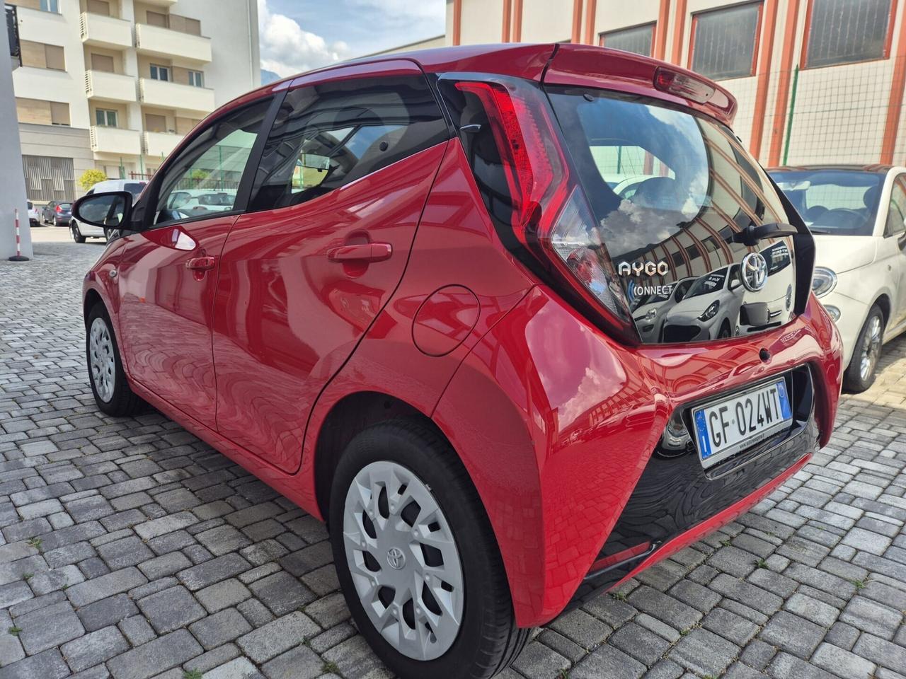 Toyota Aygo 1.0 Connect 5 porte SOLO 3000KM OK NEO