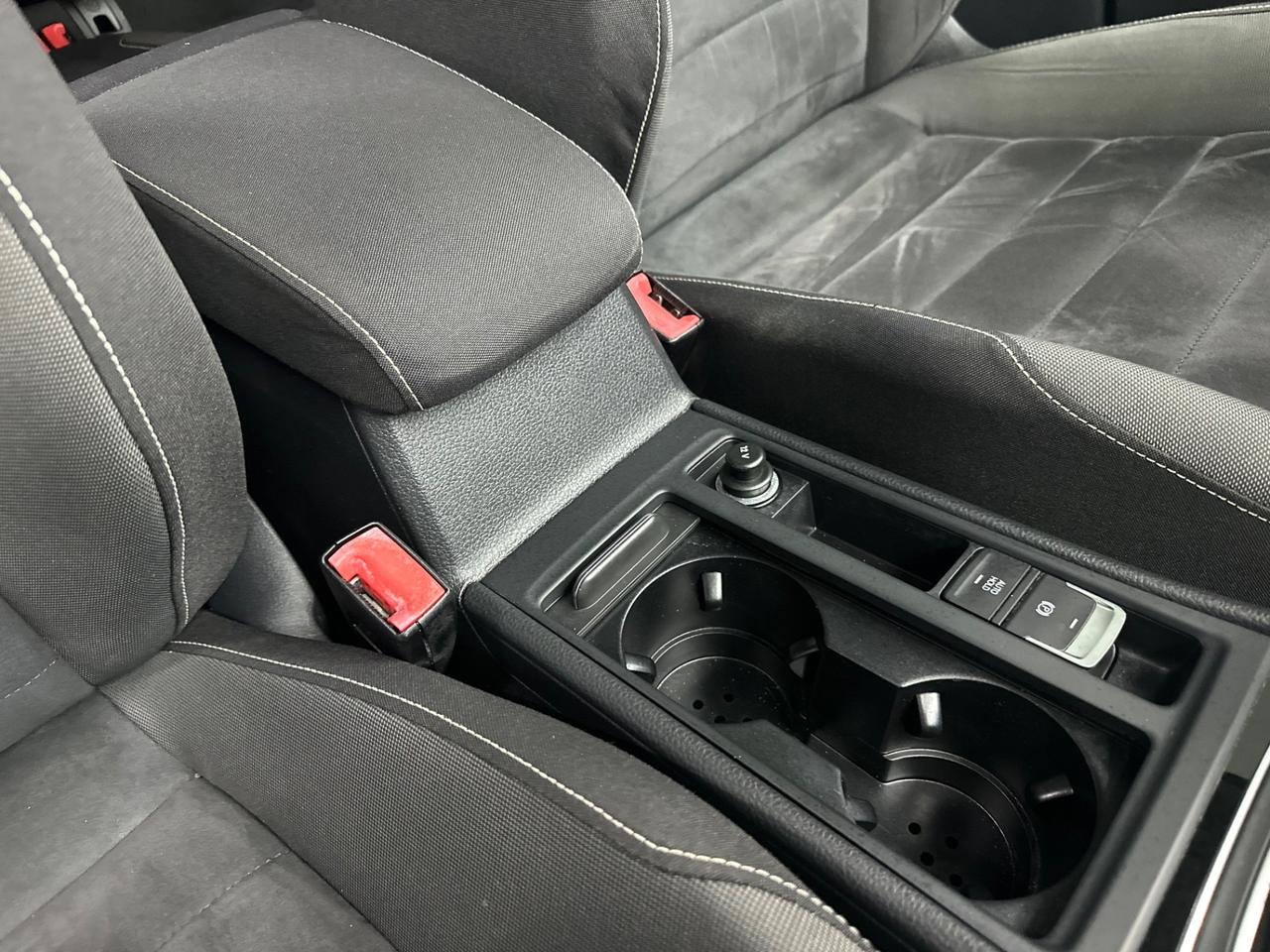 Volkswagen Golf 1.6 TDI DSG 5p. Highline BlueMotion Tech