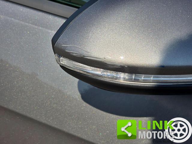VOLKSWAGEN Golf TGI 110CV Highline DSG