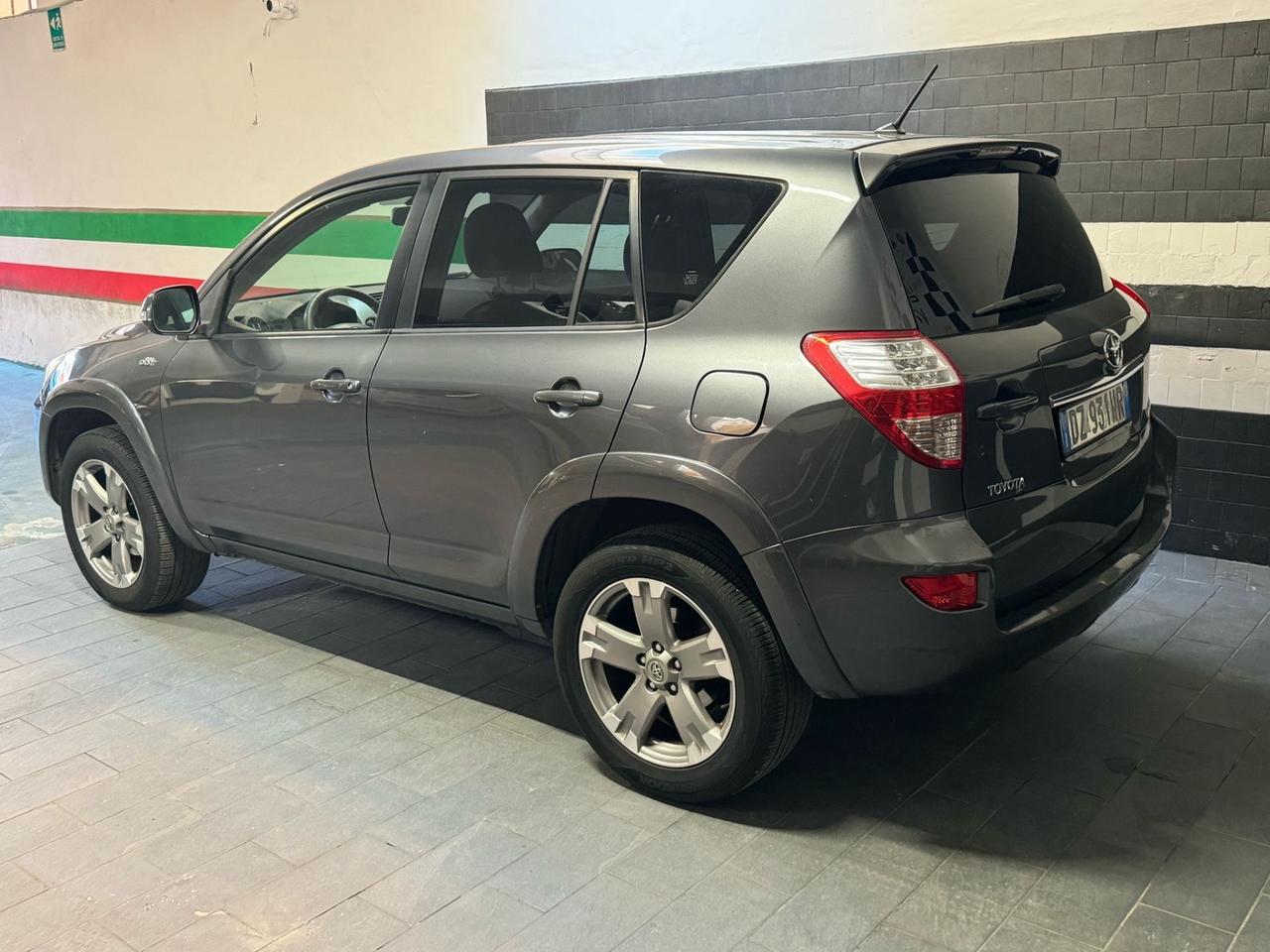 Toyota RAV 4 RAV4 Crossover 2.2 D-4D 150 CV DPF Luxury