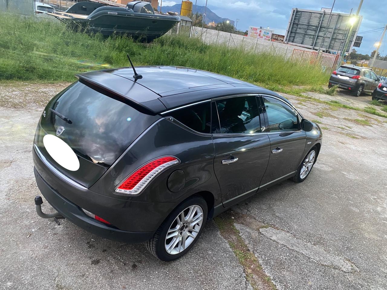 Lancia Delta 1.6 MJT DPF 105 CV Silver