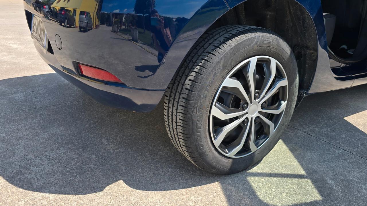 DACIA SANDERO GPL TENUTA MOLTO BENE