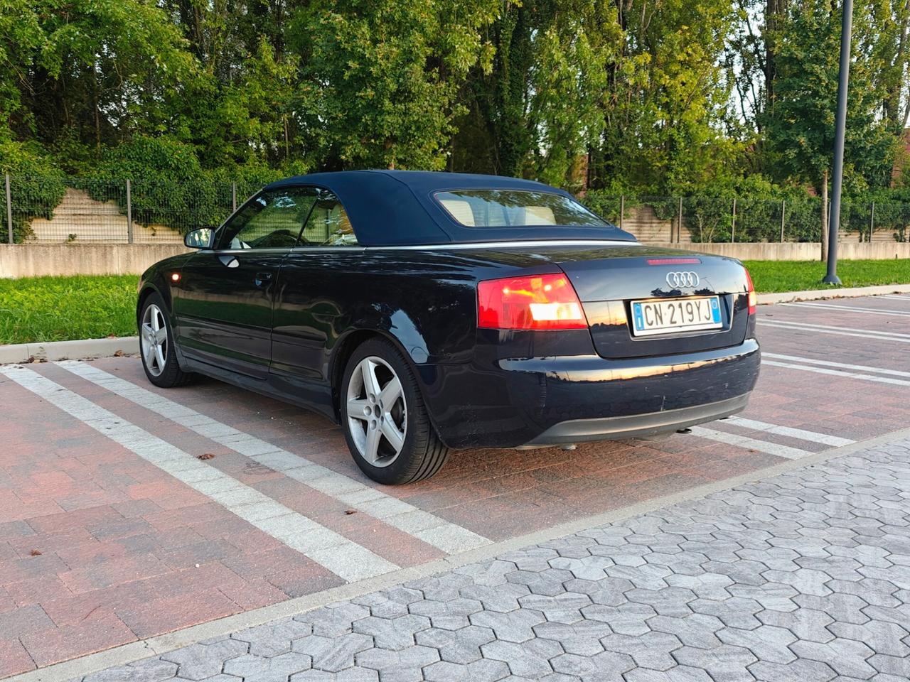Audi A4 Cabriolet 2.5 v6 passaggio incluso