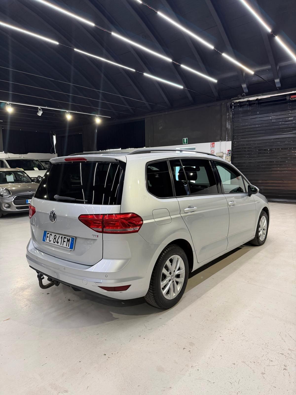 Volkswagen Touran 2.0 TDI 150 CV SCR DSG Comfortline BlueMotion Tech-Neopatentati